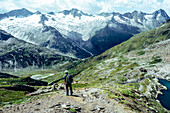 Kletterer beim Abstieg von der Zsigmondyspitze in den Zillertaler Alpen, alpine Kletterroute, Tirol, Österreich