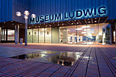 Eingang zum Museum Ludwig, Köln, Nordrhein-Westfalen, Deutschland, Europa