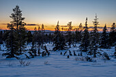 Sonnenuntergang, gesehen vom Pallastunturi, Muonio, Lappland, Finnland