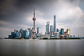 Blick auf Pudong, Shanghai, Volksrepublik China, Asien
