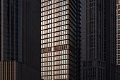 Wolkenkratzer Hochhausfassaden im Streiflicht, Pudong, Shanghai, Volksrepublik China, Asien