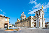 Die Basilica Santa Maria degli Angeli in Assisi, Provinz Perugia, Umbrien, Italien