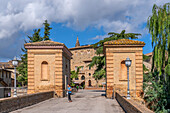 Die Porta Todi in Bevagna, Provinz Perugia, Weinstraße Sagrantino, Umbrien, Italien