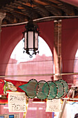 Blick auf die Auslage am Fischmarkt in Venedig, Venedig, Venetien, Italien, Europa