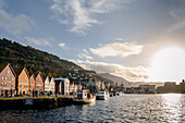 Blick auf den Hafen in Bergen, Unesco Weltkulturerbe, Hordaland, Norwegen, Europa