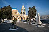 St George Church, Oia, Santorini, Santorin, Cyclades, Aegean Sea, Mediterranean, Greece, Europe