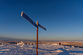 View from Kuertunturi, wayside cross on the summit, landscape at Aekaeslampolo, Aekaeslampolo, Finland