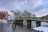 Fussgängerbrücke an der Untertrave, Lübeck, Lübecker Bucht, Schleswig Holstein, Deutschland