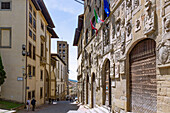 Arezzo; Palazzo Pretorio, Via dei Pileati, Campanile di Santa Maria delle Pieve