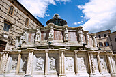 Perugia; Fontana Maggiore; Cattedrale di San Lorenzo; Piazza IV Novembre, Umbrien, Italien