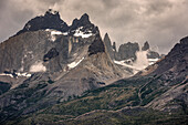 Bergkette Cuernos del Paine, Nationalpark Torres del Paine, Patagonien, Provinz Última Esperanza, Chile, Südamerika
