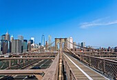 New York City, Manhattan, Brooklyn Bridge, Blick auf Financial District, USA