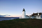 Leuchtturm an der Küste, Leuchtturm Pemaquid Point, Muscongus Bay, Bristol, Maine, USA