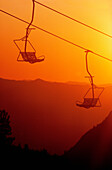 Skilifte bei Sonnenuntergang, Snowbird Ski and Summer Resort, Snowbird, Utah, USA