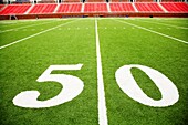 Die 50-Yard-Linie auf einem Fußballfeld, Southern Methodist University, University Park, Dallas County, Texas, USA