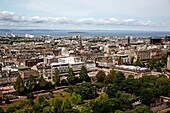 Erhöhte Ansicht einer Stadt, Edinburgh, Schottland