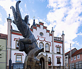 Geisa, Rathaus, Skulptur Geis, Thüringen, Deutschland