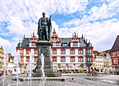 Coburg; Marktplatz; Stadthaus; Prinz-Albert-Denkmal, Bayern, Deutschland