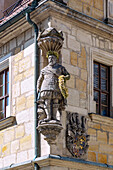 Coburg; Casimirianum, Skulptur Herzog Johann Casimir von Sachsen-Coburg, Bayern, Deutschland
