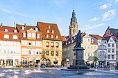 Coburg, Marktplatz, Prinz-Albert-Denkmal, Alte Apotheke und Morizkirche, Bayern, Deutschland