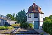 Bad Neustadt an der Saale; Gartenpavillon des ehem. Schlosses in Brendlorenzen, Stockstraße, Bayern, Deutschland
