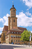 Volkach; Pfarrkirche St. Bartholomäus und St. Georg, Marktplatz, Bayern, Deutschland