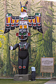 Duncan, Thunderbird Totem Pole with Dzunuk'wa