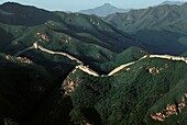 Chinesische Mauer auf einer Bergkette, China