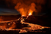 Halbinsel Reykjanes, Island - 27. März 2021: Vulkanausbruch Halbinsel Reykjanes Island. Vulkan Fagradalsfjall. Geldingadalir-Eruption