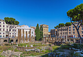 Rom, Area Sacra del Largo Torre Argentina, Tempel B und Tempel A, im Hintergrund Teatro Argentina, Latium, Italien