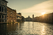 Sonnenuntergang am Canal Grande in Venedig Italien