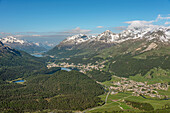 Aussicht auf das Engadin Tal vom Muottas Muragl im Sommer, Engadin, Graubünden, Schweiz