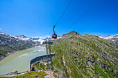 Neue Oberaarbahn mit Oberaar Staudamm und Oberaar Gletscher, Nähe Grimselpass, Berner Oberland, Kanton Bern, Schweiz