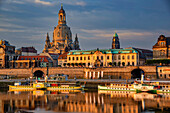 Panorama über die Elbe, Frauenkirche, Dresden, Freistaat Sachsen, Deutschland, Europa