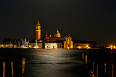 Nächtlicher Blick auf San Giorgio Maggiore, Venedig, Venetien, Italien