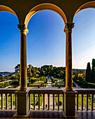 Blick aus der Villa Ephrussi in den Französischen Garten, Saint-Jean-Cap-Ferrrat, Côte d'Azur, Frankreich