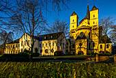 Abtei Brauweiler im Morgenlicht, Pulheim, Nordrhein-Westfalen, Deutschland