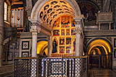 Innenraum der Kirche San Miniato al Monte, Florenz, Toskana, Italien, Europa