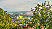 Aussicht von der Schwebebahn Dresden Loschwitz auf das Elbtal im Sommer, Sachsen, Deutschland