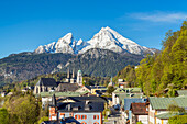 Berchtesgaden vor dem Watzmann (2.713 m), Oberbayern, Bayern, Deutschland