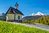 Kirchleitn chapel above Berchtesgaden in front of the Watzmann (2,713 m), Upper Bavaria, Bavaria, Germany