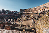 Touristen im Kolosseum, Rom, Latium, Italien, Europa
