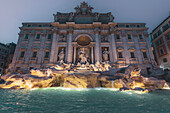 Trevibrunnen bei Nacht, Rom, Latium, Italien, Europa