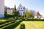 Neufra; Historischer Hängegarten von Schloss Neufra, in der Schwäbischen Alb, Baden-Württemberg, Deutschland