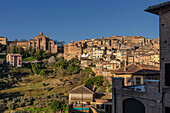 Blick auf Altstadt und Kirche Basilica di San Domenico, Siena, Toskana, Italien, Europa