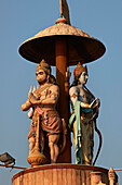 Hanuman- und Rama-Statuen, Rishikesh, Indien