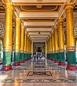 Goldene Säulen in der Shwedagon-Pagode, Myanmar, Asien