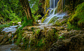 An den wildromantischen Schleierfällen in Ammerschlucht bei Saulgrub, Landkreis Garmisch-Partenkirchen, Bayerisches Voralpenland, Oberbayern, Bayern, Deutschland, Europa