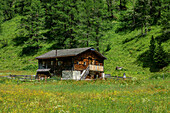 Alte Almhütte im Kalser Tal in Osttirol, Hohe Tauern, Österreich, Europa
