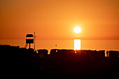 Sonnenuntergang am Strand in Heiligenhafen, Heiligenhafen, Ostsee, Ostholstein, Schleswig-Holstein, Deutschland